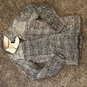 Sherpa pullover size medium